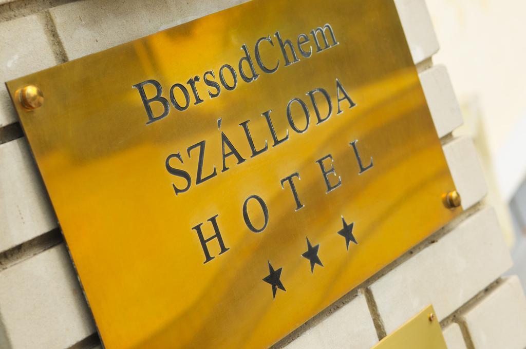 Hotel Borsodchem Kazincbarcika Exterior foto